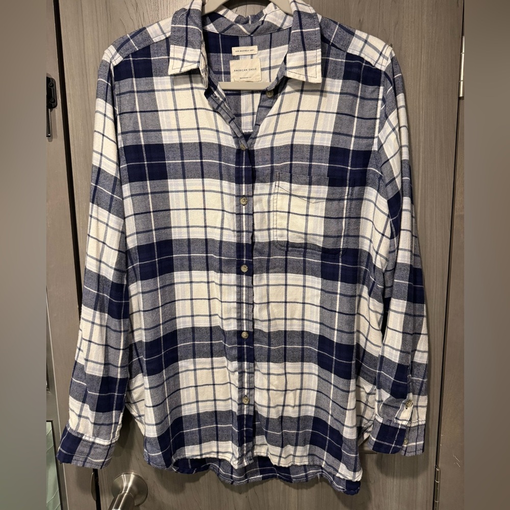 American Eagle Outfitters Navy and Cream Plaid Flannel Shirt